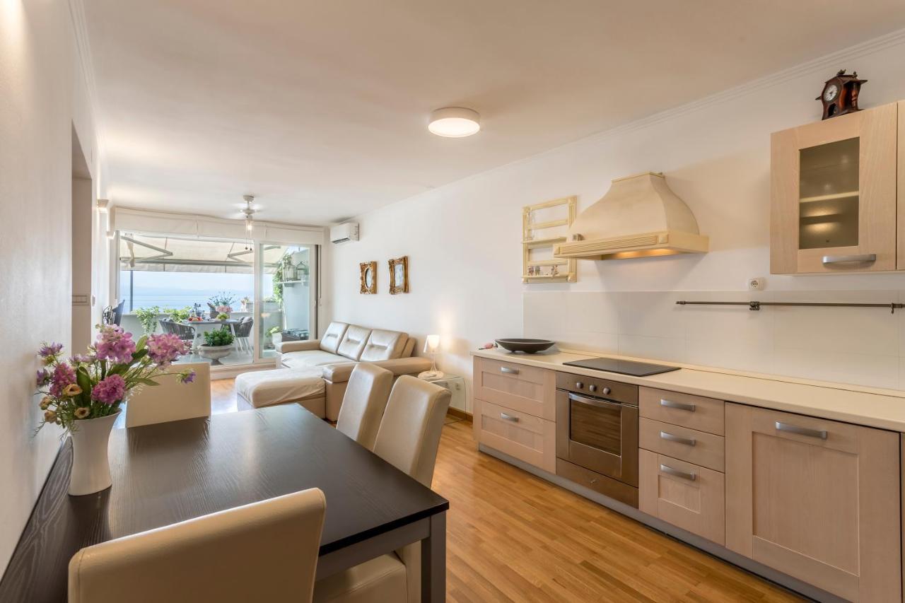 Velebis Superior Apartment - Luxurious One-Room Apartment With Jacuzzi - Prestigious Location By The Sea In The New City Center Of Znjan - Panoramic View Of The Sea And Islands - Free Garage Parking - Buralux Properties Split Exterior foto